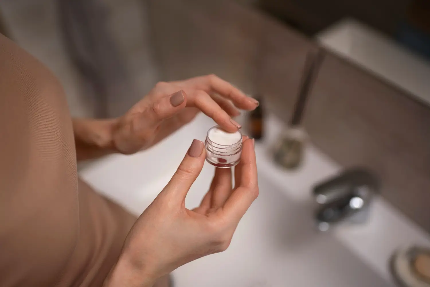 using finger to get cream