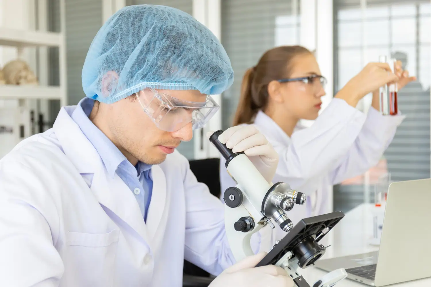 Doctors are working on a new medical discovery in the laboratory.