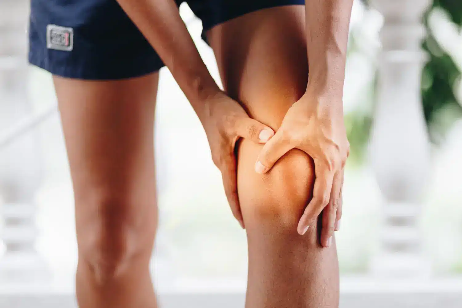 Immediate knee pain relief is possible; discover treatments for your sore joints and regain mobility.